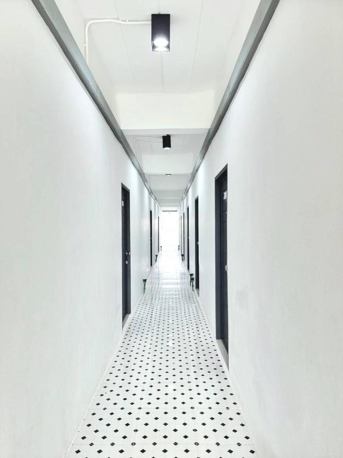 The Zai Apartment Ban Krathum Lom Екстериор снимка