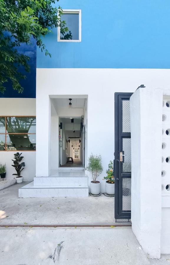 The Zai Apartment Ban Krathum Lom Екстериор снимка