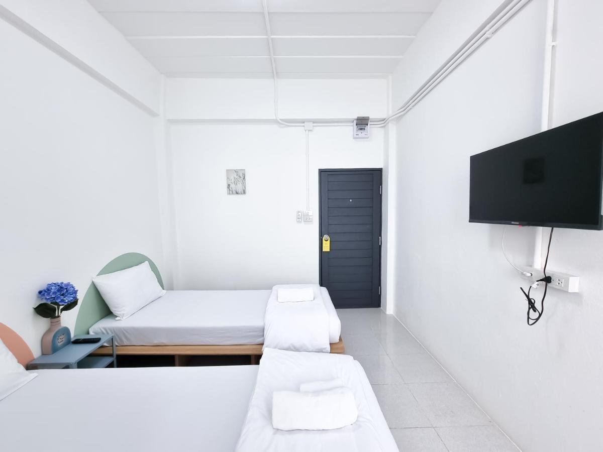 The Zai Apartment Ban Krathum Lom Екстериор снимка